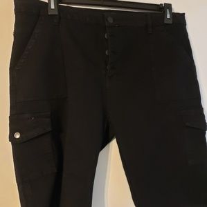Fashion Nova Black Cargo/Bermuda Shorts 3x